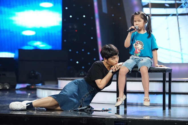 Miu Lê nhảy nhót, phấn khích ngồi bệt xuống sàn vì thí sinh Idol Kids - Ảnh 6.