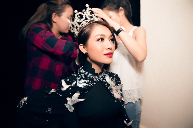 Lệ Hằng cực gợi cảm khi làm host “Tôi là Hoa hậu Hoàn vũ Việt Nam” - Ảnh 7.