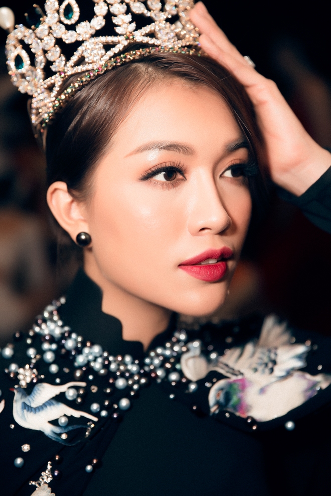 Lệ Hằng cực gợi cảm khi làm host “Tôi là Hoa hậu Hoàn vũ Việt Nam” - Ảnh 8.