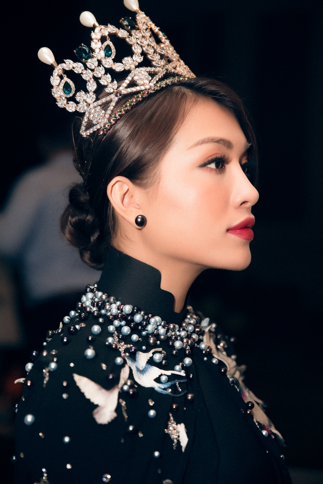 Lệ Hằng cực gợi cảm khi làm host “Tôi là Hoa hậu Hoàn vũ Việt Nam” - Ảnh 10.