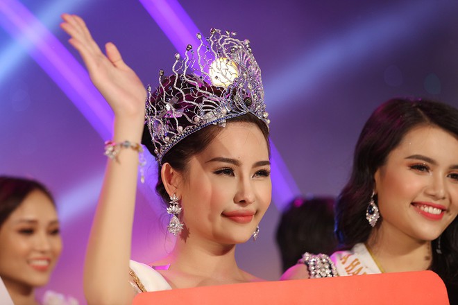 Bộ trưởng Nguyễn Ngọc Thiện yêu cầu xử lý dứt điểm lùm xùm Hoa hậu Đại dương Việt Nam 2017 trước ngày 24-11 - Ảnh 1.