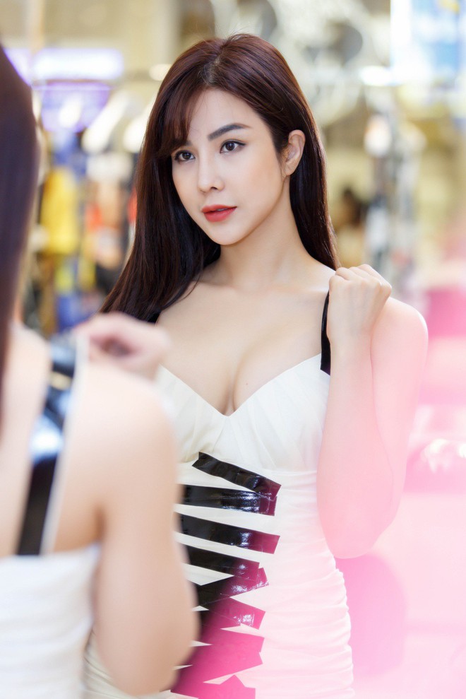 Háo hức gặp So Ji Sub, Diệp Lâm Anh chi bộn tiền mua váy áo hàng hiệu - Ảnh 3.