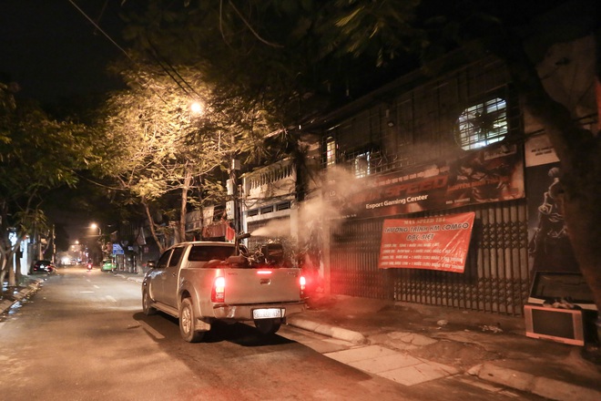 Hà Nội: Dùng vòi rồng phun thuốc diệt muỗi phòng dịch sốt xuất huyết trên toàn thành phố - Ảnh 3.