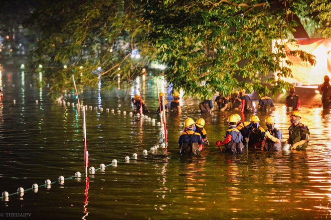 Hà Nội: Bắt đầu nạo vét, cải tạo Hồ Gươm - Ảnh 1. Hà Nội: Bắt đầu nạo vét, cải tạo Hồ Gươm - Ảnh 1.