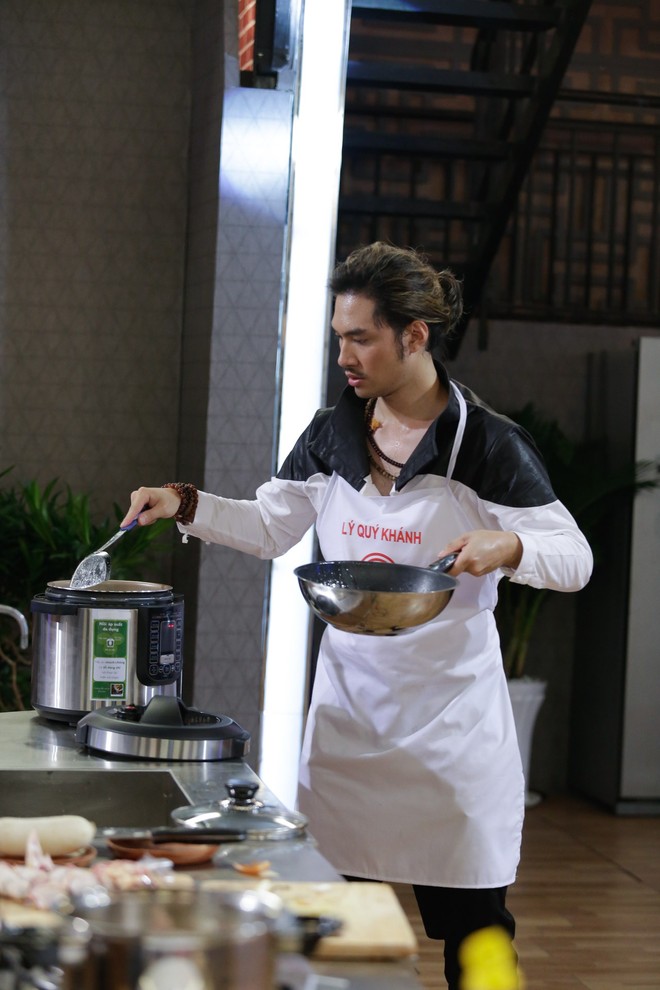 Lơ là và khinh địch, Lý Quí Khánh suýt chút nữa bị loại tại Vua đầu bếp Việt - Ảnh 12. Lơ là và khinh địch, Lý Quí Khánh suýt chút nữa bị loại tại Vua đầu bếp Việt - Ảnh 12.
