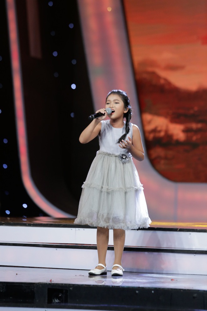 Cô bé xinh xắn 11 tuổi lại khiến cho Isaac, Trọng Hiếu muốn mang về nhà giấu - Ảnh 6. Cô bé xinh xắn 11 tuổi lại khiến cho Isaac, Trọng Hiếu muốn mang về nhà giấu - Ảnh 6.