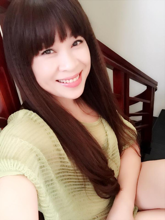 Mẹ U50 ở Lào Cai gây sốt vì đọ sắc với con gái đẹp như hoa hậu - Ảnh 1. Mẹ U50 ở Lào Cai gây sốt vì đọ sắc với con gái đẹp như hoa hậu - Ảnh 1.