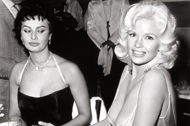 Tình sử cô đào bốc lửa ngang ngửa Marilyn Monroe: Đổi 3 đời chồng nhanh hơn thay áo, người tình nhiều không đếm xuể - Ảnh 1. Tình sử cô đào bốc lửa ngang ngửa Marilyn Monroe: Đổi 3 đời chồng nhanh hơn thay áo, người tình nhiều không đếm xuể - Ảnh 1.