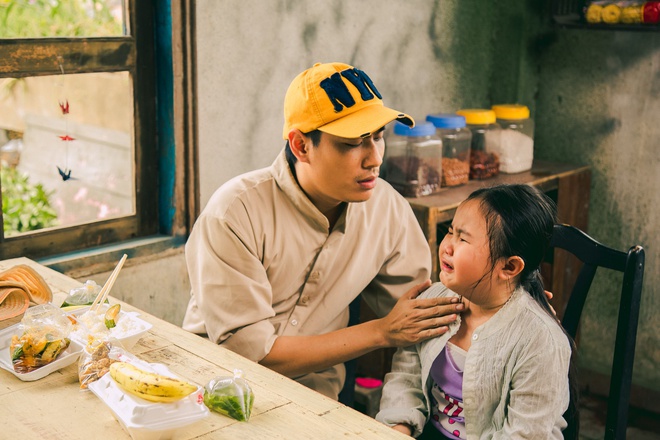 Kiều Minh Tuấn và tuyệt chiêu dụ... trẻ con khóc cực độc - Ảnh 2. Kiều Minh Tuấn và tuyệt chiêu dụ... trẻ con khóc cực độc - Ảnh 2.
