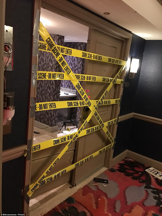 Cận cảnh căn phòng khách sạn nghi phạm xả súng Las Vegas chọn làm nơi tiến hành vụ thảm sát - Ảnh 4.