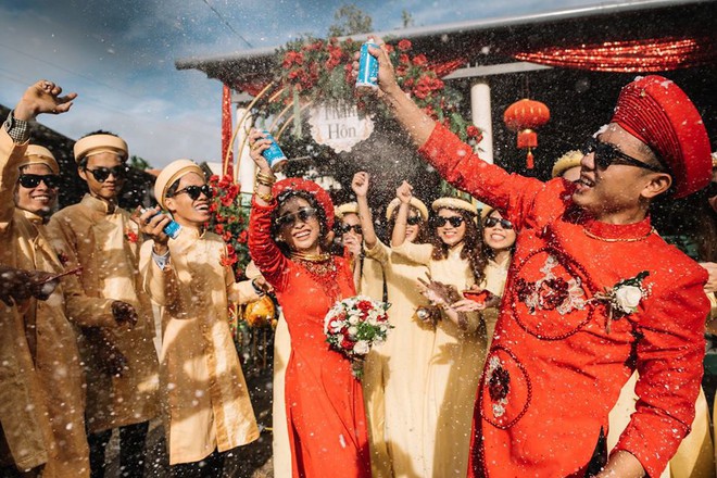 Những lễ đính hôn phá cách của các cặp thánh lầy khuấy đảo mùa cưới 2017 - Ảnh 5.