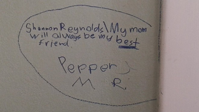 Con trai vẽ bậy lên tường và phản ứng bất ngờ của bà mẹ đã khiến ai cũng phải ôm bụng cười - Ảnh 6.