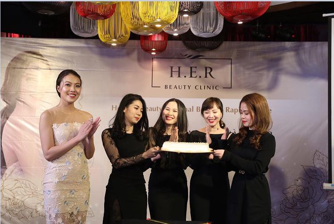 Nồng ấm Gala kỷ niệm 1 năm th&agrave;nh lập H.E.R Beauty Clinic - Ảnh 1.