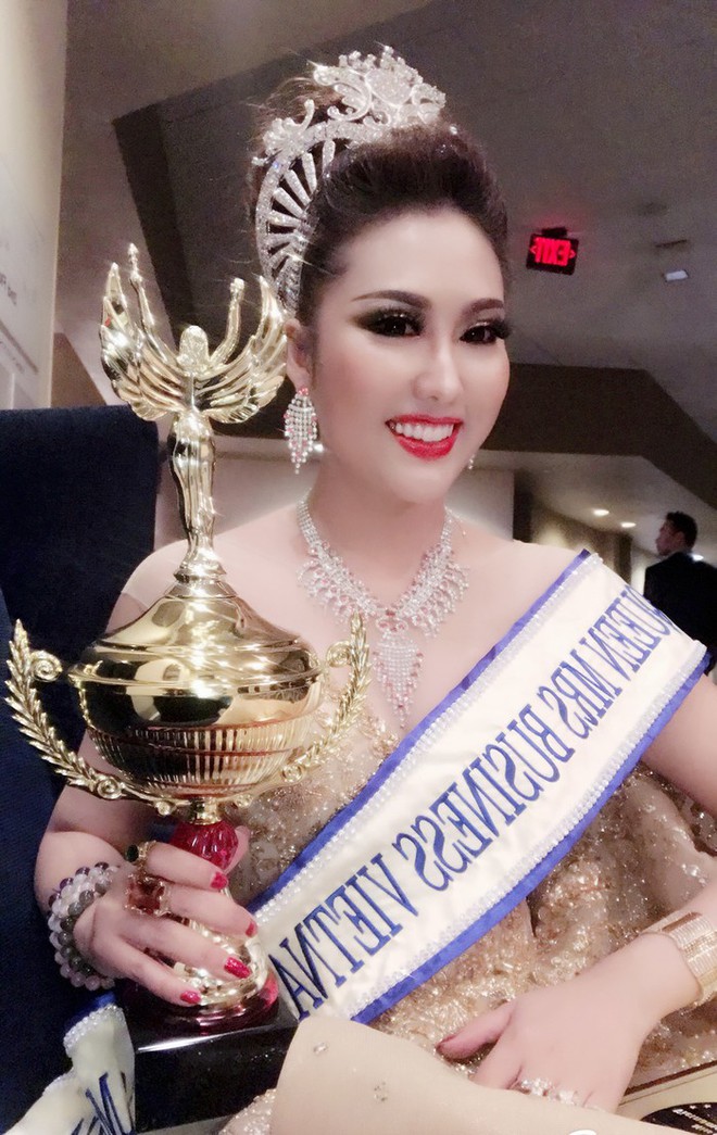 Phi Thanh Vân đăng quang Hoa hậu Doanh nhân Thế giới người Việt nhờ câu ứng xử: Muốn trở thành công chúa nên dao kéo - Ảnh 5.