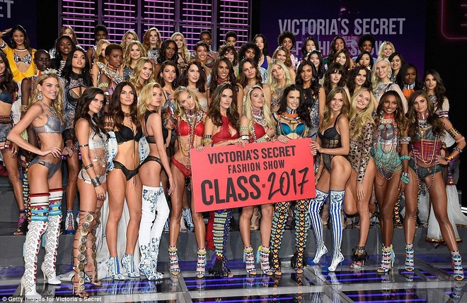 Giảm 30%, rating Victorias Secret Fashion Show 2017 chạm mức thấp kỷ lục - Ảnh 1.