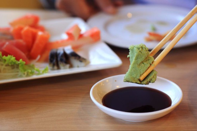 10 quy tắc ăn uống của người Nhật: cần tránh mắc phải kẻo bị coi là mất lịch sự - Ảnh 2.