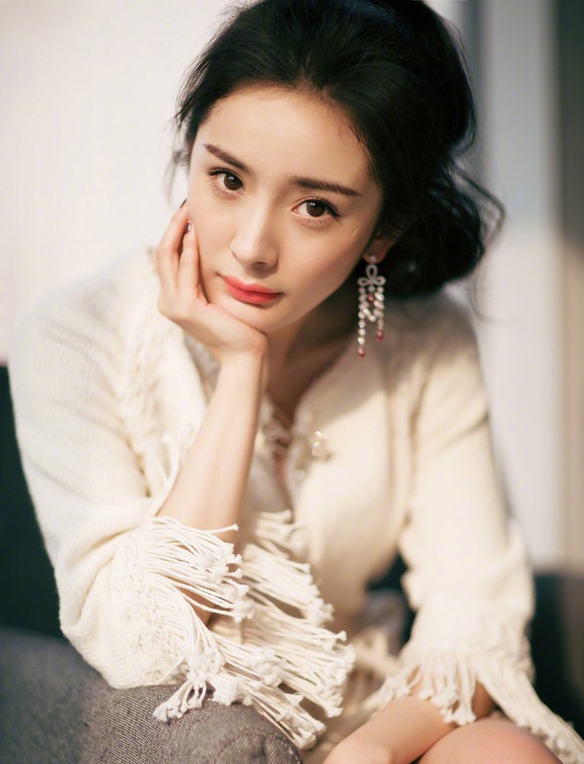 Dương Mịch trải lòng sau những scandal: Tôi là nữ diễn viên có hình tượng cá nhân đổ nát - Ảnh 1.