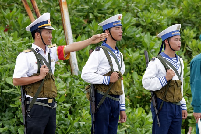 Nắng nóng: Trứng vịt lộn vợ gửi chồng ở Trường Sa nở thành đàn vịt - Ảnh 10.