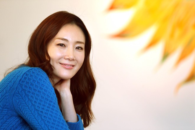 Choi Ji Woo: Ánh hào quang chẳng còn ý nghĩa khi đường về chỉ đơn độc lẻ bóng tuổi xế chiều - Ảnh 15.