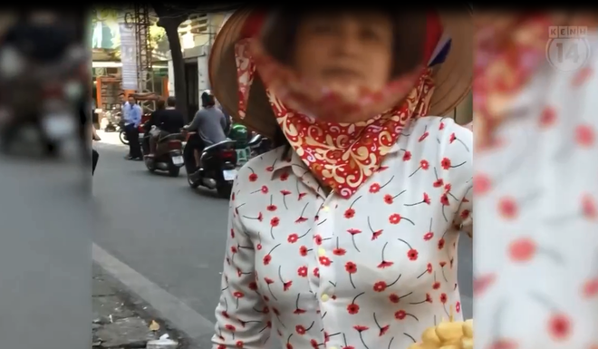 Clip: Nhập vai du khách nước ngoài đi mua bánh rán trên phố cổ Hà Nội, tìm hiểu thực hư luật bán hàng cho Tây - Ảnh 3.