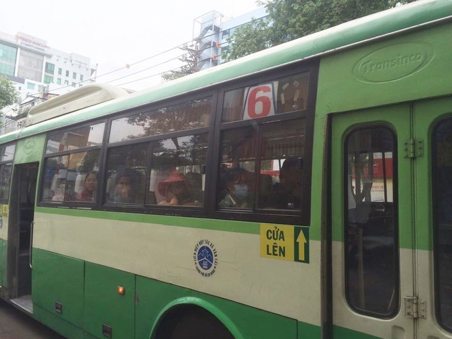 Nữ sinh Sài Gòn bị kẻ biến thái trên xe buýt đuổi đánh rách mí mắt, cha phải đưa đi khâu - Ảnh 4.