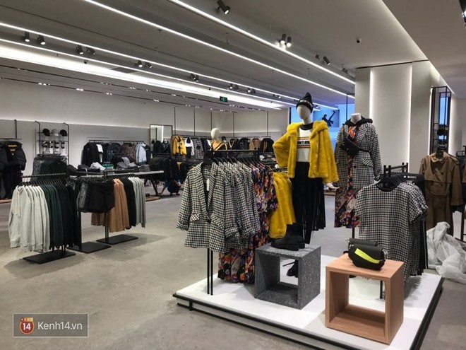 HOT: Tận mắt ngắm trọn 3 tầng của store Zara Hà Nội, to và sáng nhất phố Bà Triệu - Ảnh 4.