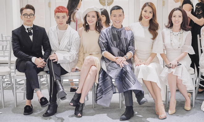 Diện váy trắng tinh giản, Hoa hậu Phạm Hương vẫn tỏa sáng giữa dàn mỹ nhân trên thảm đỏ show diễn kỷ niệm 10 năm - Ảnh 8.