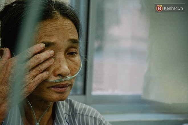 Xót xa cảnh người mẹ đơn thân ở Sài Gòn gần 60 năm giấu bệnh tim để được đi làm kiếm tiền nuôi con - Ảnh 8.