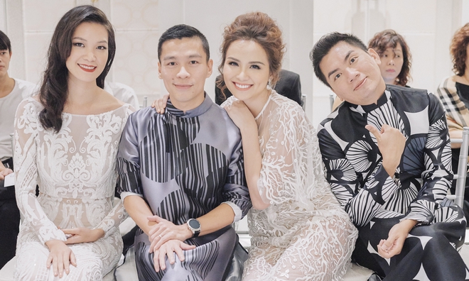 Diện váy trắng tinh giản, Hoa hậu Phạm Hương vẫn tỏa sáng giữa dàn mỹ nhân trên thảm đỏ show diễn kỷ niệm 10 năm - Ảnh 9.