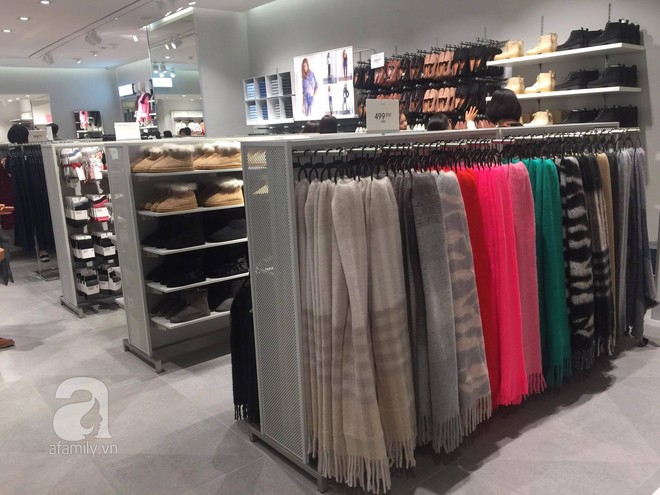 H&M mở store đầu tiên tại Hà Nội: Đồ người lớn rẻ đẹp, đồ trẻ em còn được mua 2 tặng 1 - Ảnh 8.