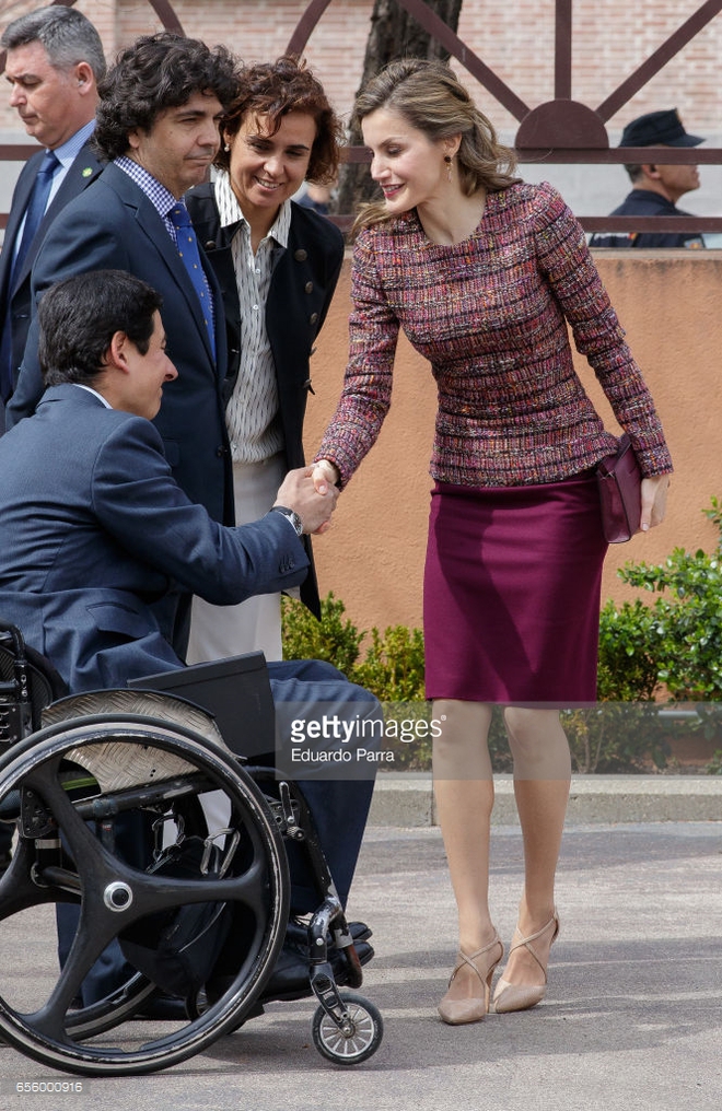 Vương quốc Anh có công nương Kate thì Tây Ban Nha có hoàng hậu Letizia, mặc đơn giản mà vẫn đẹp rạng ngời - Ảnh 8.