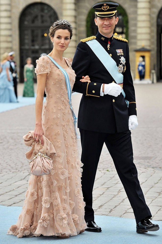 Vương quốc Anh có công nương Kate thì Tây Ban Nha có hoàng hậu Letizia, mặc đơn giản mà vẫn đẹp rạng ngời - Ảnh 22.