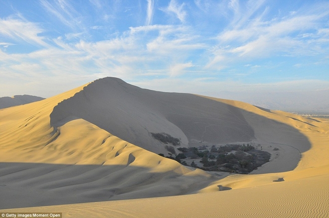 Không thể tin nổi: Giữa sa mạc khô cằn có một ốc đảo xinh lung linh thế này - Ảnh 11.