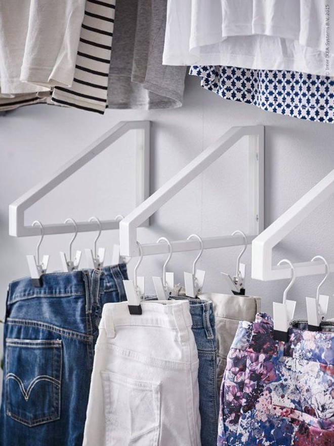 Học ngay 20 cách sắp xếp tủ quần áo nhìn đẹp như ở cửa hàng thời trang - Ảnh 3.
