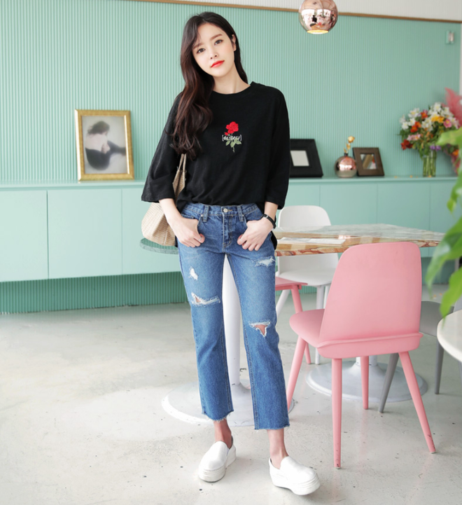 Lên đồ với áo phông và quần jeans, chỉ có đẹp chứ không bao giờ xấu nhé! - Ảnh 16.