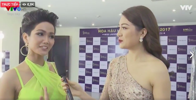 Làm MC trực tiếp Hoa hậu Hoàn vũ, Phạm Hương - Lệ Hằng bị chê bai không ngớt - Ảnh 4.