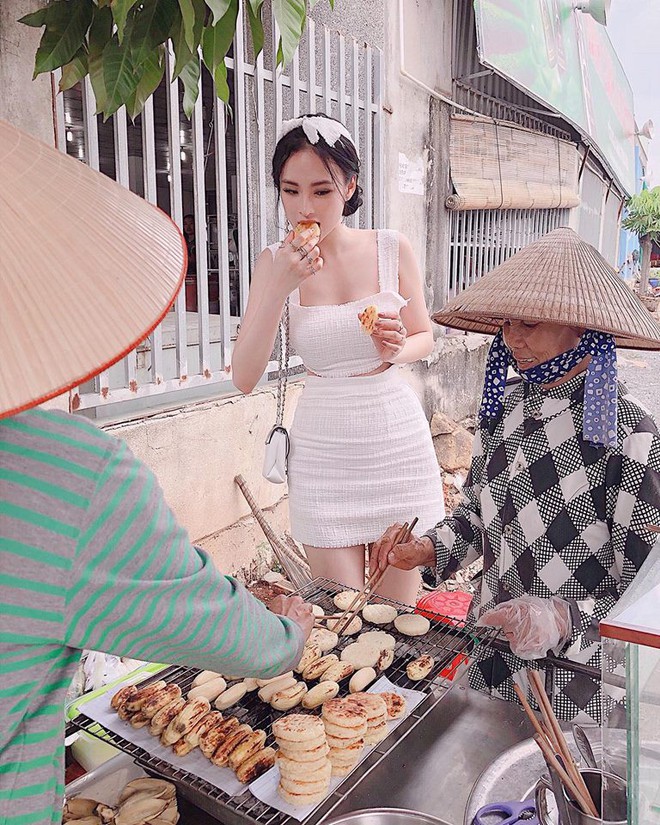 Soi nhất cử nhất động của sao Việt (26/12) - Ảnh 4.