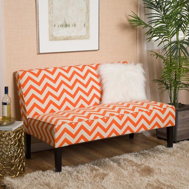Đổi gió cho phòng khách với những mẫu sofa thiết kế đẹp và giá mềm - Ảnh 1.