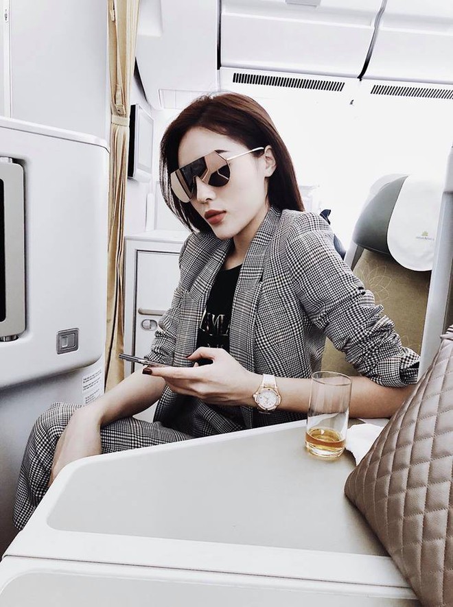 Kỳ Duyên đẹp và sang hơn hẳn sau 3 năm đăng quang, nhưng có ai để ý môi của cô cũng lên xuống thất thường - Ảnh 13. Kỳ Duyên đẹp và sang hơn hẳn sau 3 năm đăng quang, nhưng có ai để ý môi của cô cũng lên xuống thất thường - Ảnh 13.