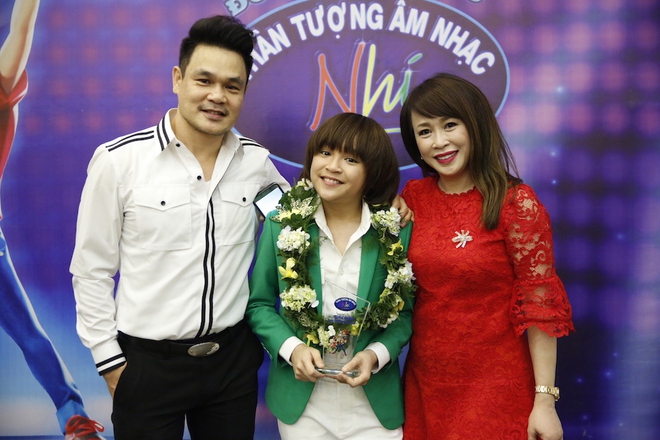 Soái ca nhí Thiên Khôi chính thức trở thành Quán quân Vietnam Idol Kids 2017 - Ảnh 3.