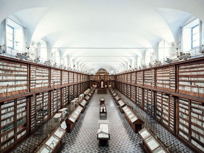 Ghé thăm những thư viện đẹp lung linh huyền bí như lâu đài trong truyện cổ tích - Ảnh 5.
