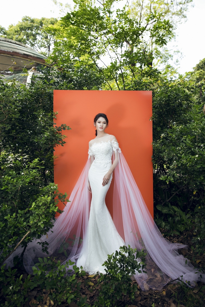 Á hậu Thùy Dung như nàng công chúa yêu kiều trong loạt váy trắng tinh - Ảnh 10.