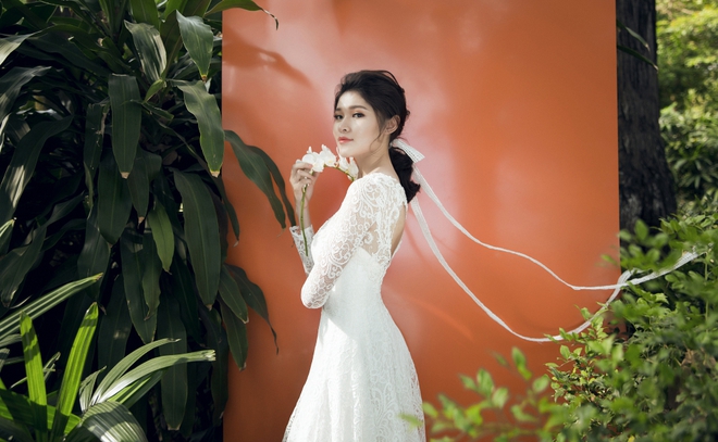 Á hậu Thùy Dung như nàng công chúa yêu kiều trong loạt váy trắng tinh - Ảnh 14.