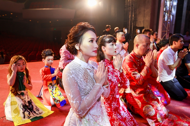 Các nghệ sỹ nổi tiếng miền Bắc xúng xinh váy áo rưng rưng xúc động trong lễ giỗ Tổ sân khấu - Ảnh 10.