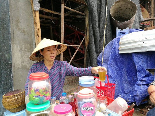 Vụ cô gái dùng nước rửa chân bán trà cho khách: Chủ nhân quán trà bất ngờ lên tiếng - Ảnh 4.