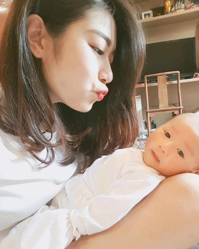 Sau thời vàng son đình đám, những hot girl đời đầu và đời sau đều đã yên phận làm “hot mom” - Ảnh 57. Sau thời vàng son đình đám, những hot girl đời đầu và đời sau đều đã yên phận làm “hot mom” - Ảnh 57.