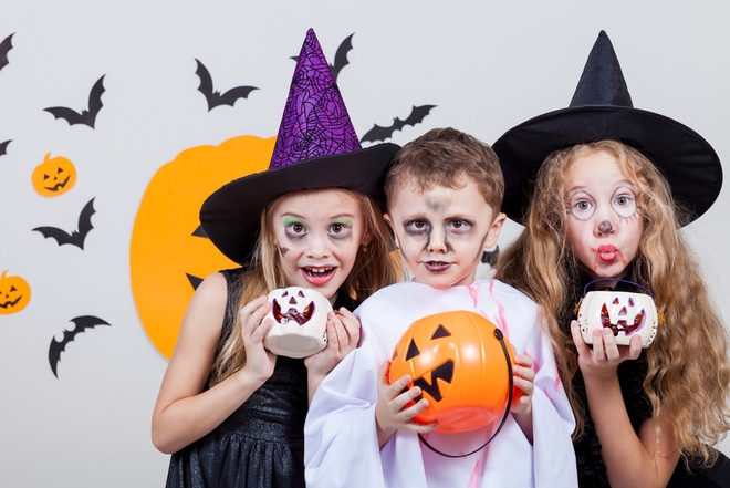 13 tr&ograve; chơi Halloween kỳ cục, h&agrave;i hước, ma mị d&agrave;nh cho cả gia đ&igrave;nh trong ng&agrave;y lễ hội ma quỷ 31/10 - Ảnh 1.
