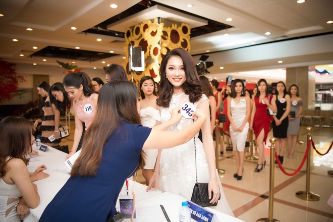 Cận cảnh nhan sắc Nữ PG từng gây bão mạng đụng váy Chi Pu, Hari Won ở Hoa hậu Hoàn vũ - Ảnh 13.