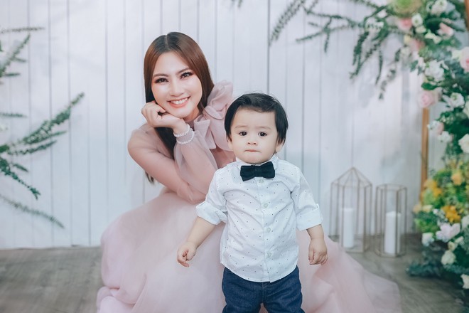 Nữ diễn vi&ecirc;n Kiều nữ v&agrave; đại gia khoe con trai gần 1 tuổi đẹp như con lai - Ảnh 3.