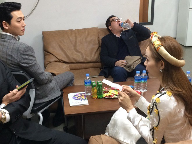 Minh Hằng ngại ngùng khi mỹ nam Jung Kyung Ho chăm chú nghe cô học tiếng Hàn - Ảnh 9.